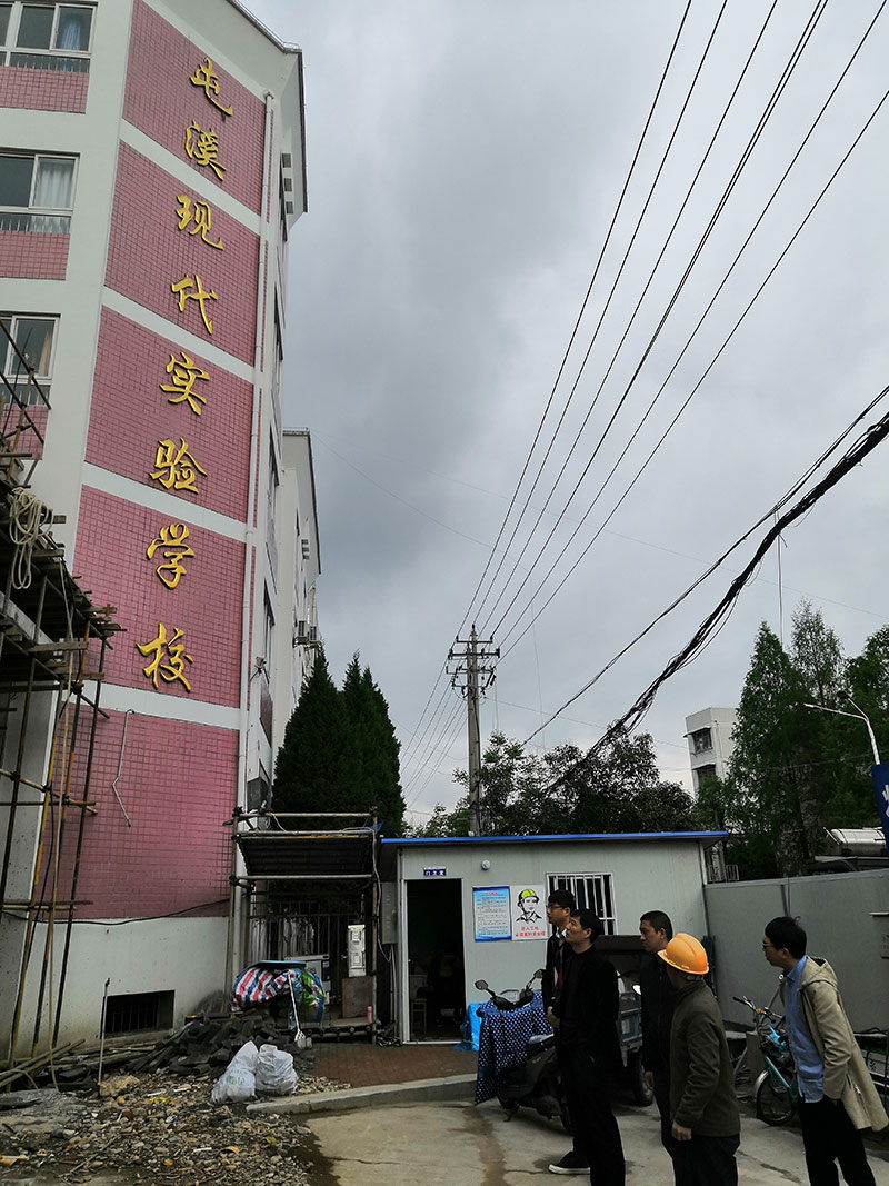 区城建投公司董事长张于带队对在建重点项目进行巡查