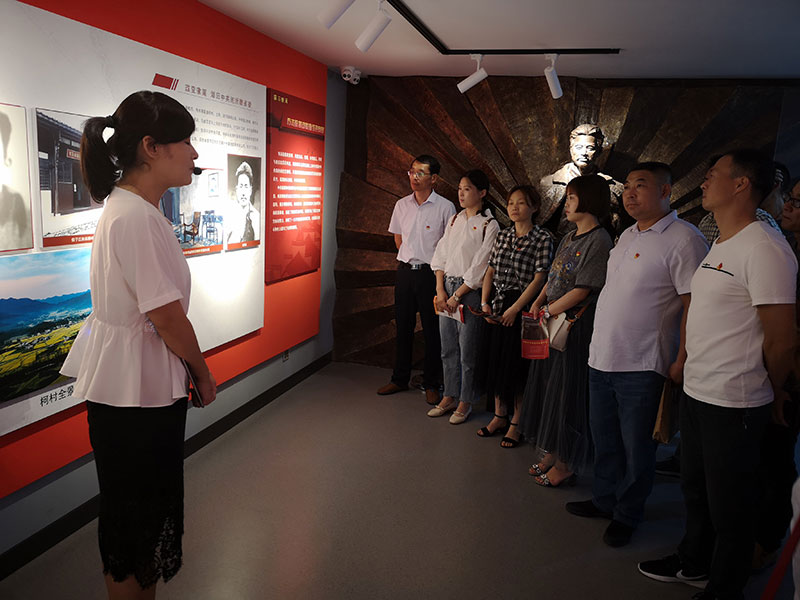 屯溪城建投公司党支部开展 “红色教育”主题党日活动