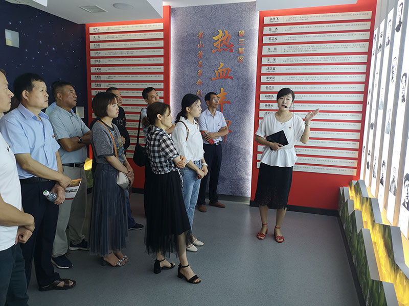 屯溪城建投公司党支部开展 “红色教育”主题党日活动