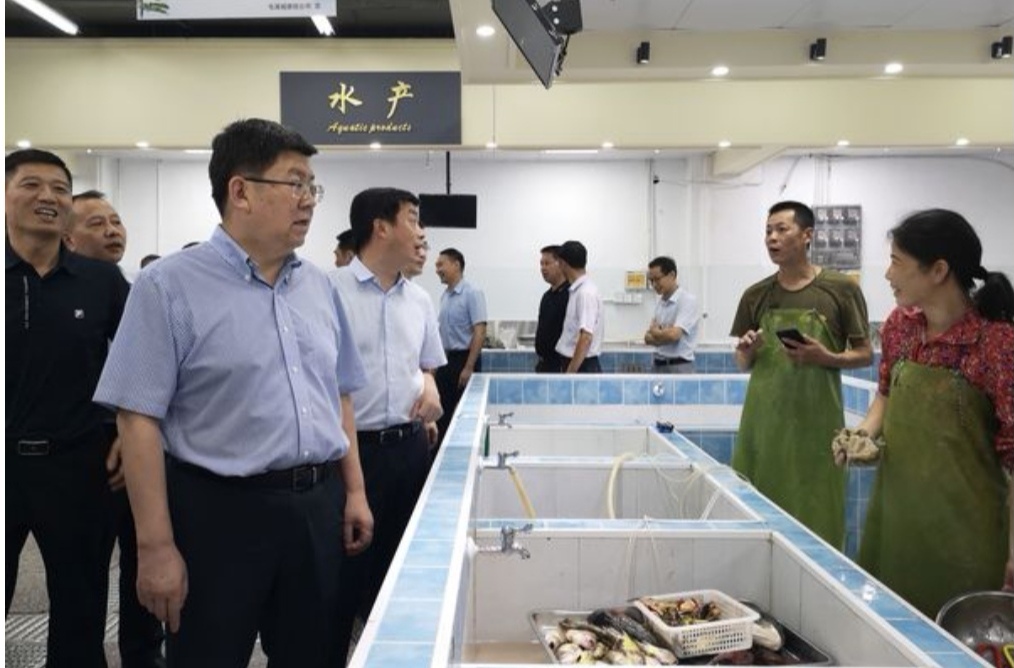 市委书记任泽锋率队赴屯溪区调研中心城区菜市场改造、食品安全工作