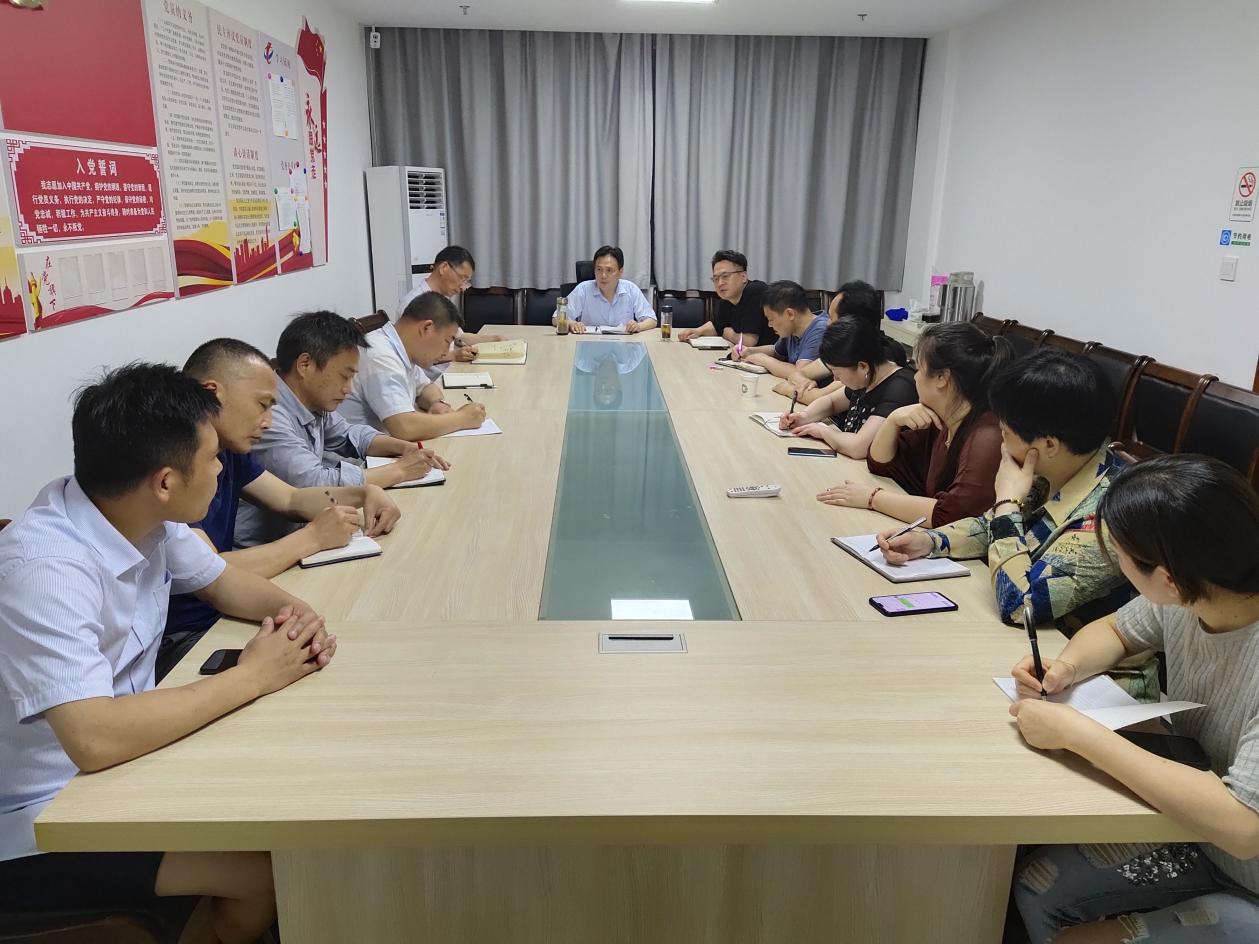 屯溪区国投集团连夜部署菜市场疫情防控工作