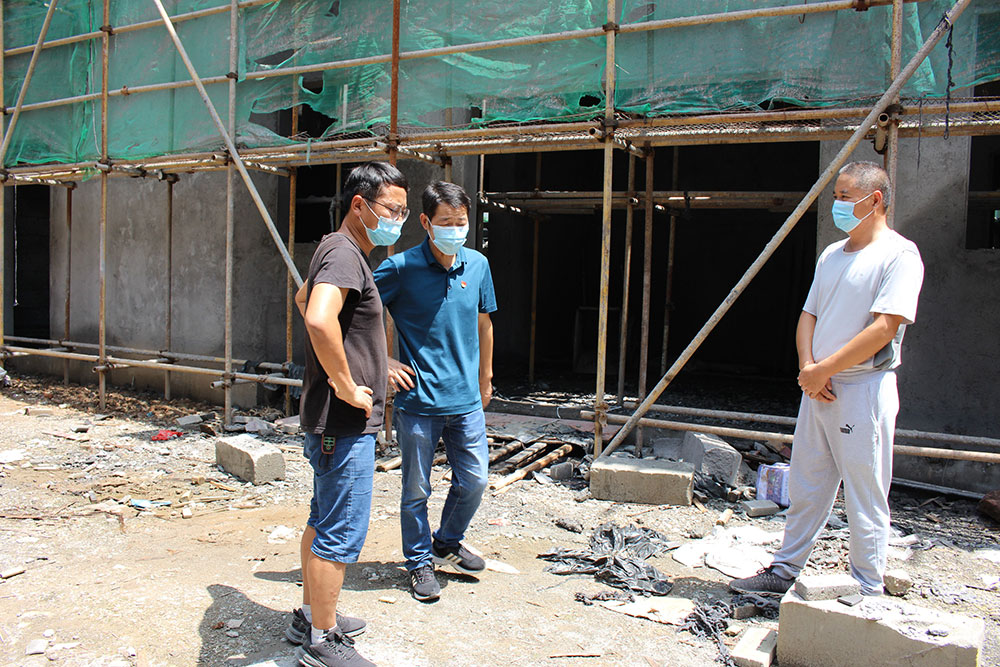 屯溪城建投公司党支部开展“夏季工地送清凉”活动