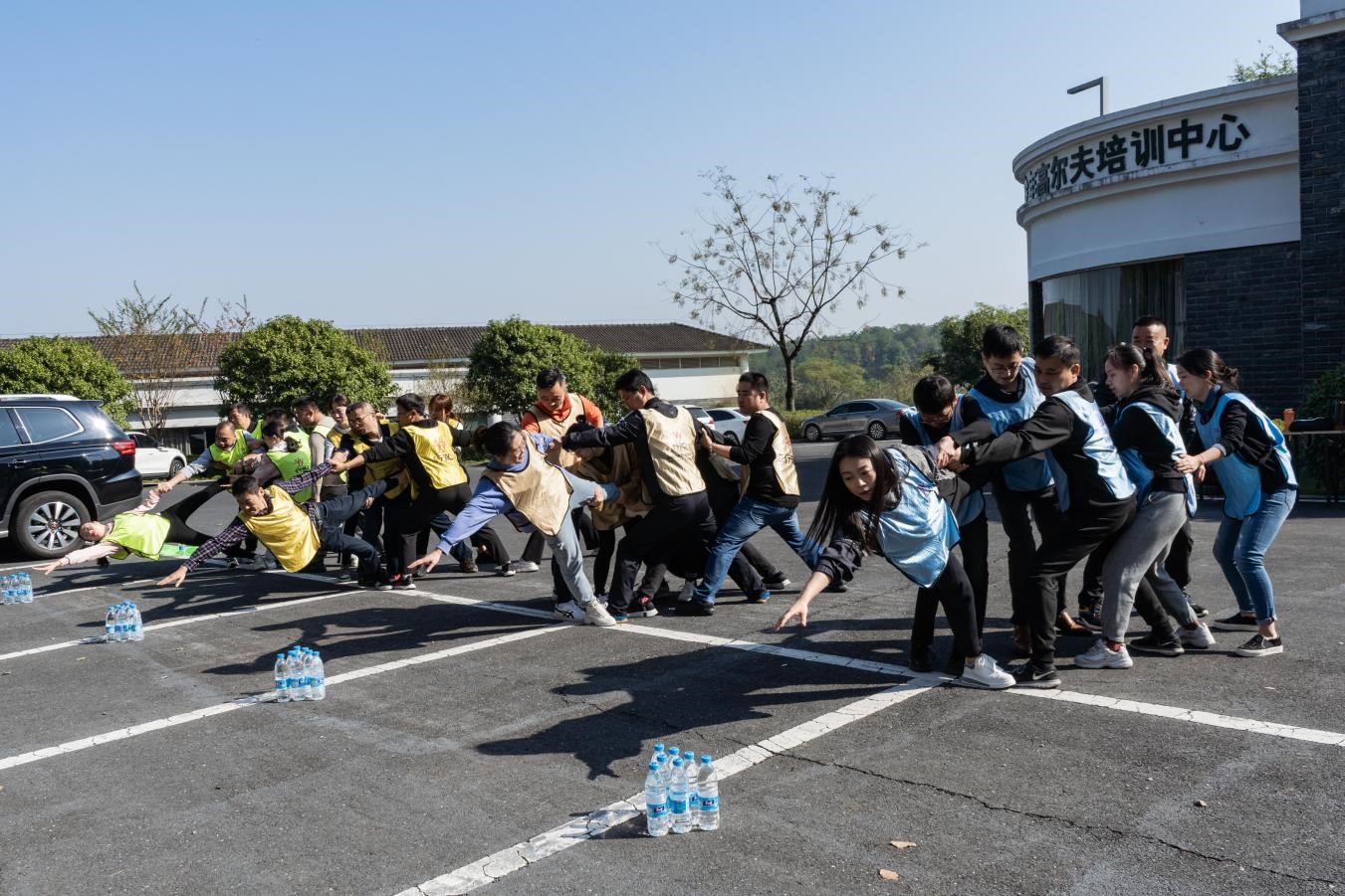 凝心聚力促发展 奋力拼搏创佳绩