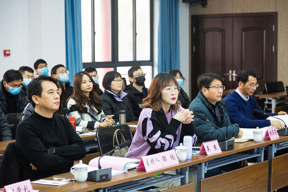 “踔厉奋发 笃行不怠 一起向未来”屯溪区国投集团召开2021年度述职评议会