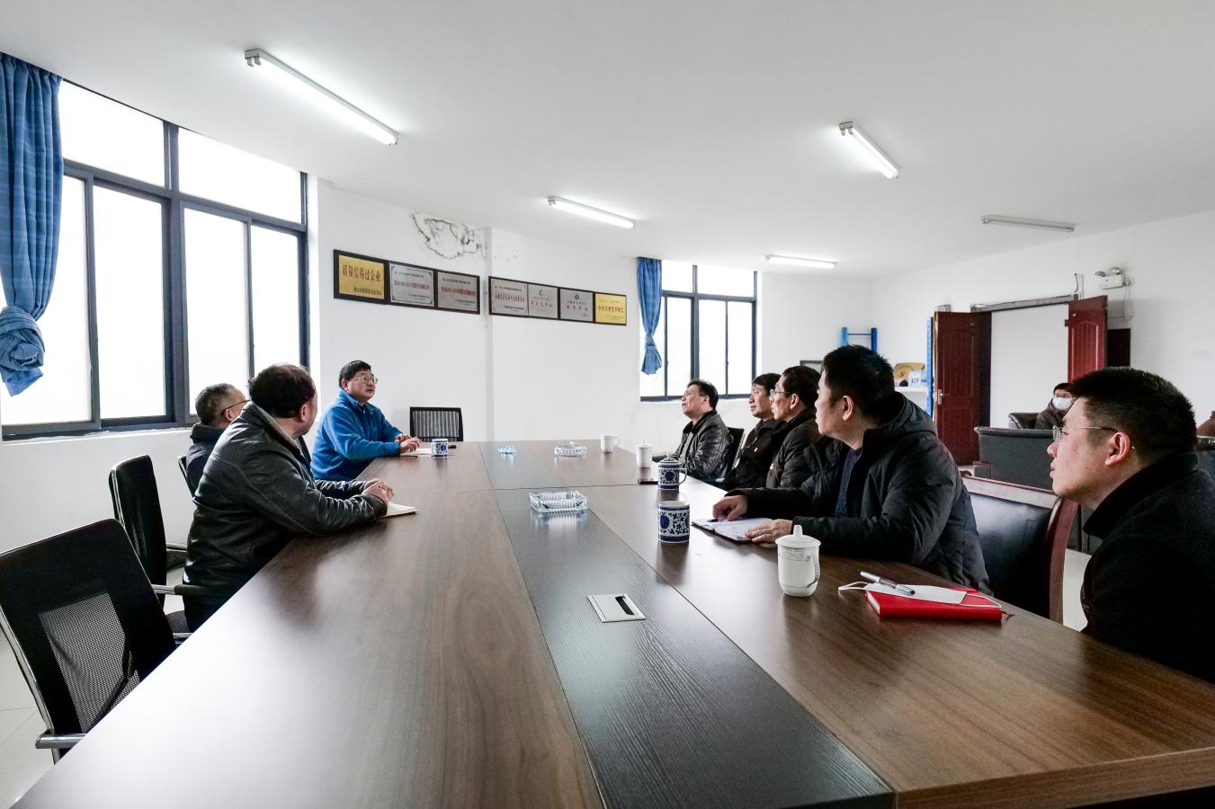 “一改两为五做到 深走实访解企忧”屯溪区国投集团开展二月主题党日活动