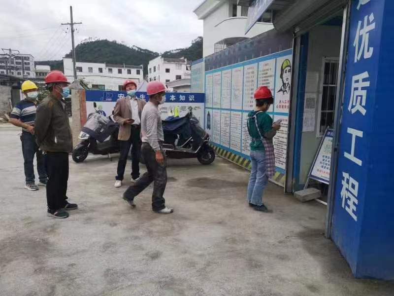 屯溪城建投公司多措并举，筑牢建筑工地“防疫墙”