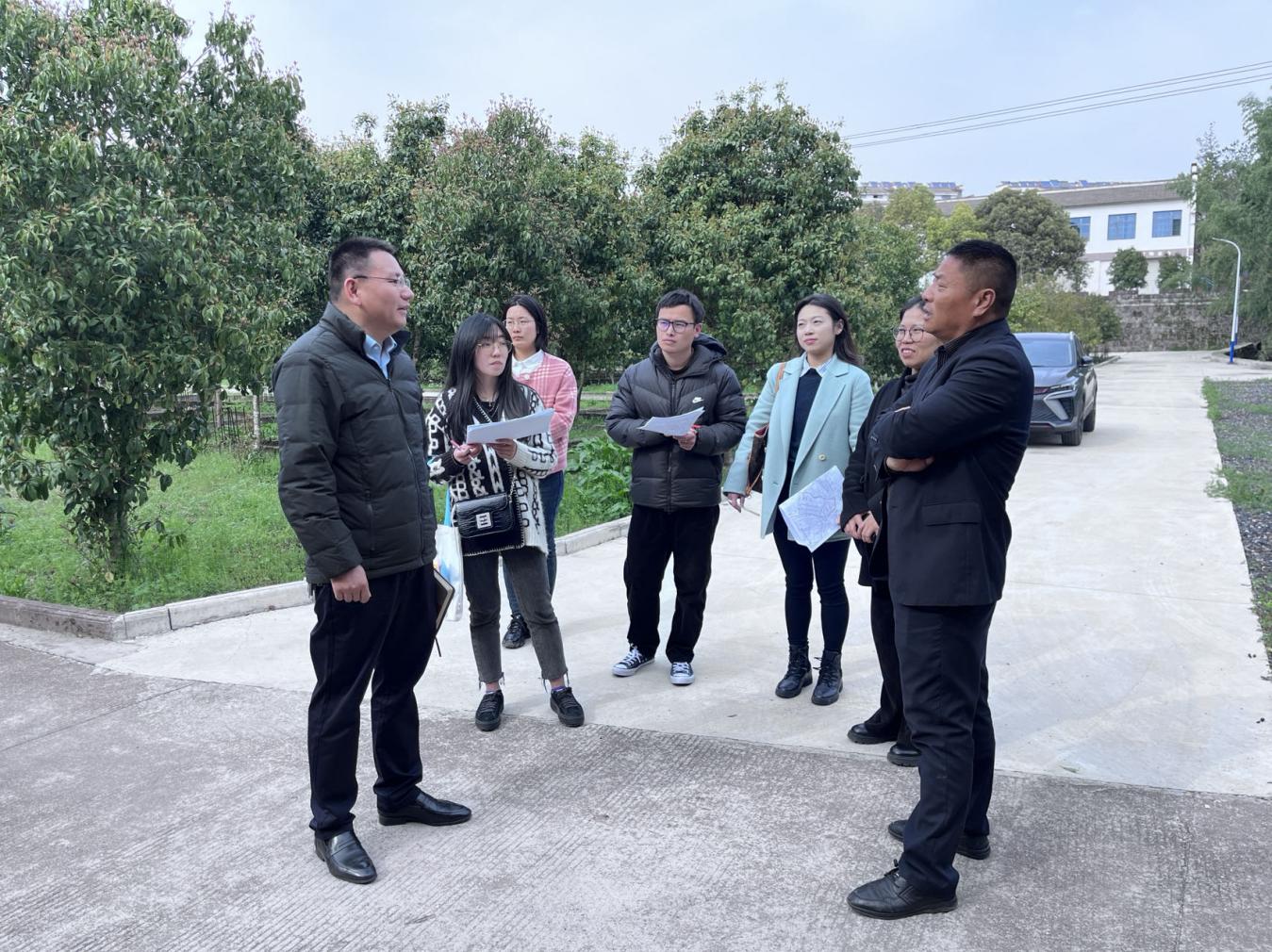 深入凤霞走访调研，助推基金小村项目