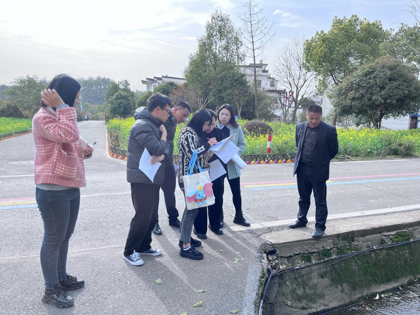 深入凤霞走访调研，助推基金小村项目