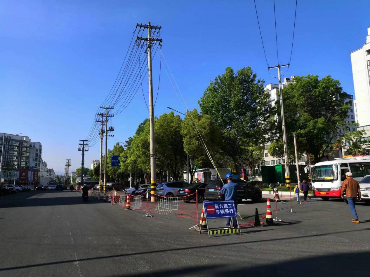 完善基础设施提升改造，确保人民群众出行安全