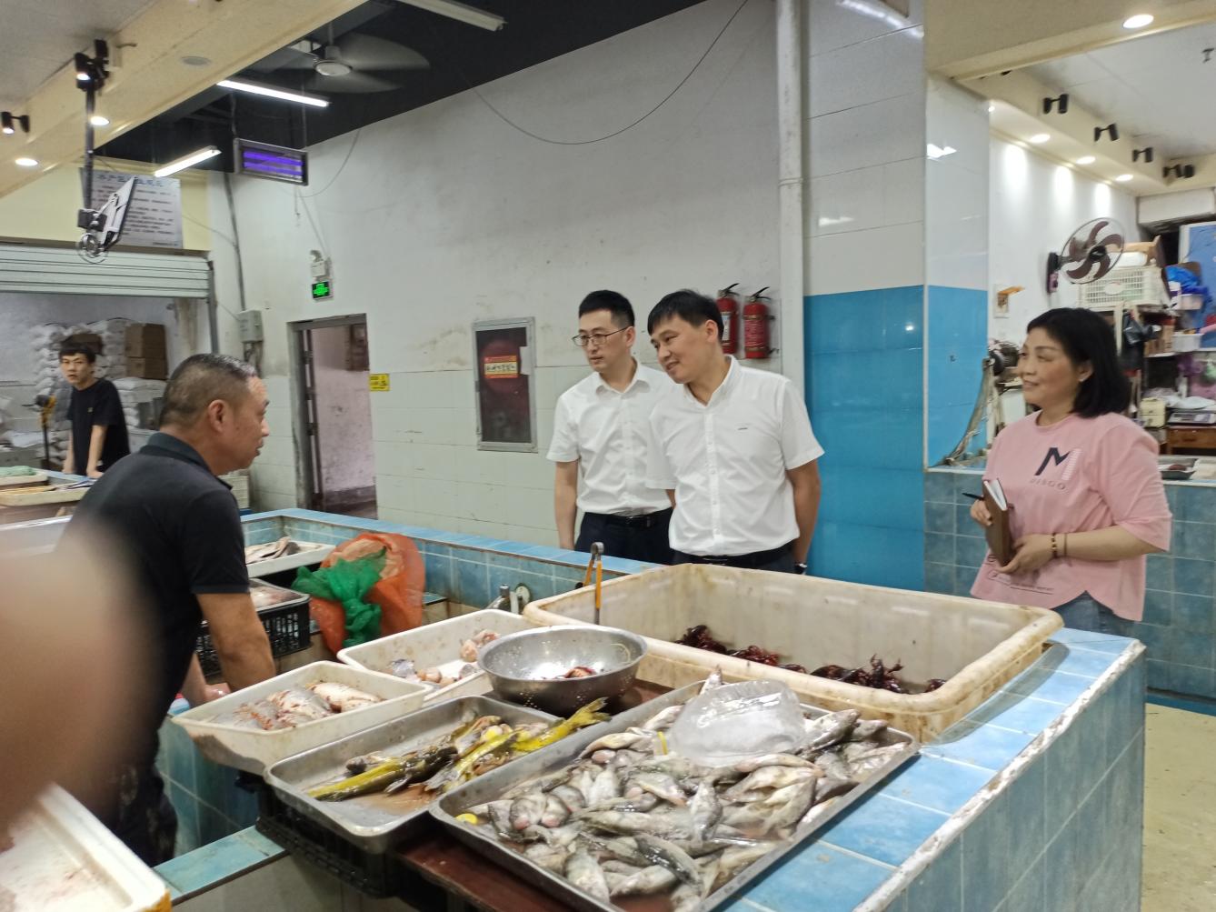 管好“菜篮子”，守护“大民生”国资运营公司开展菜市场大巡查