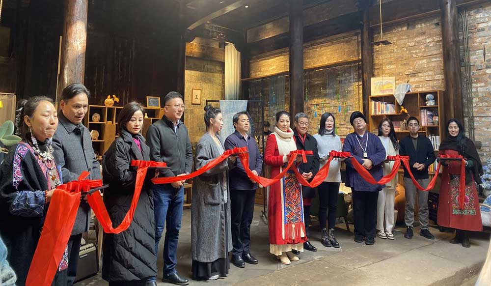 蓝屋艺术馆开业，为乡村业态增活力