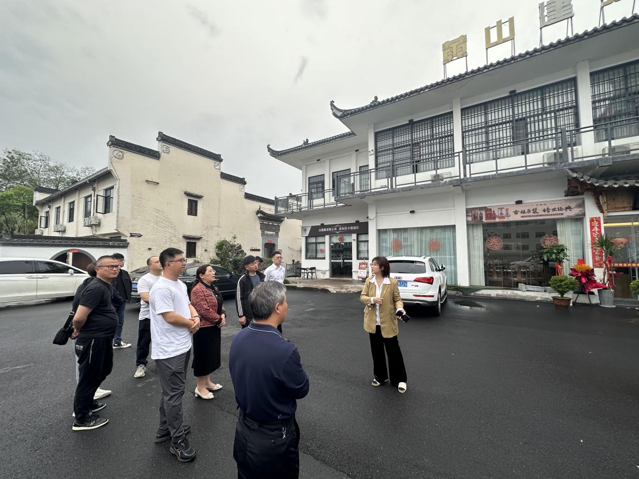 国资运营公司参加市国有房屋租赁公司组织的国有资产经营管理座谈会