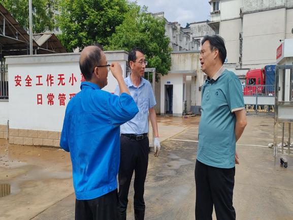 众志成城 全力打赢抗洪抢险保卫战