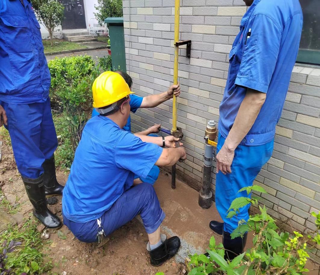 屯溪区国投集团：把初心和使命书写在防汛救灾一线