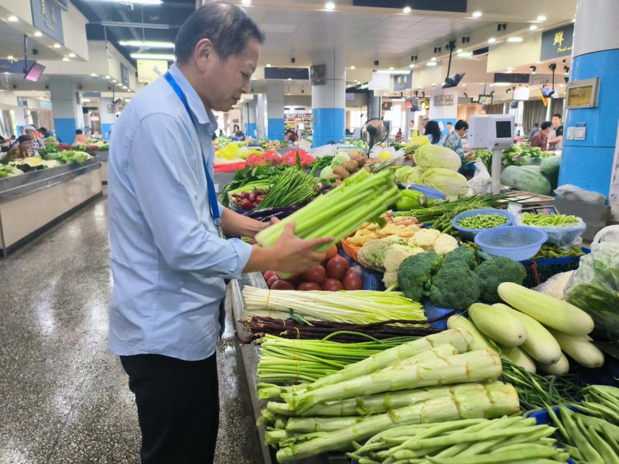 打好防汛“保供”仗  托稳群众“菜篮子”