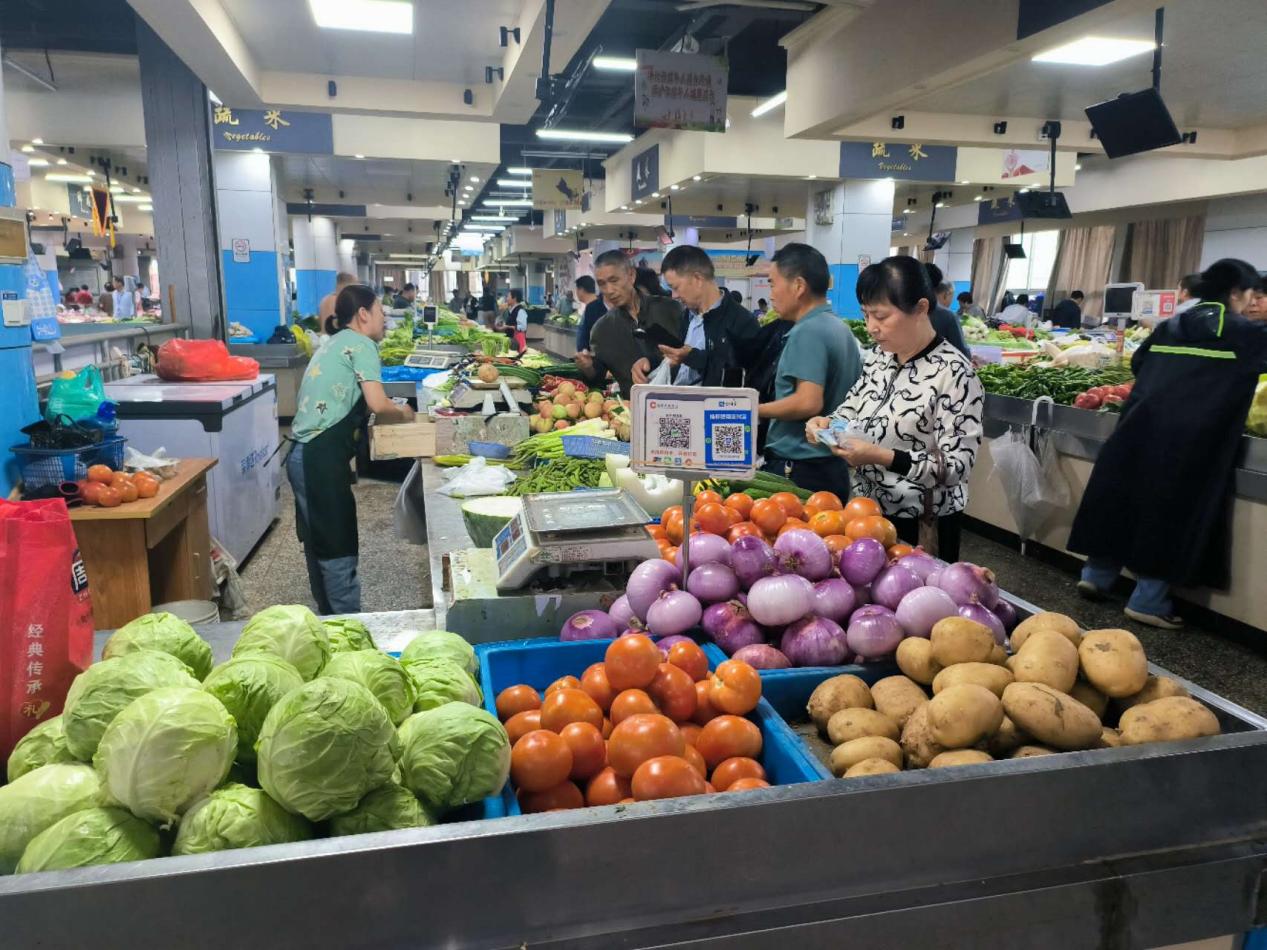 打好防汛“保供”仗  托稳群众“菜篮子”