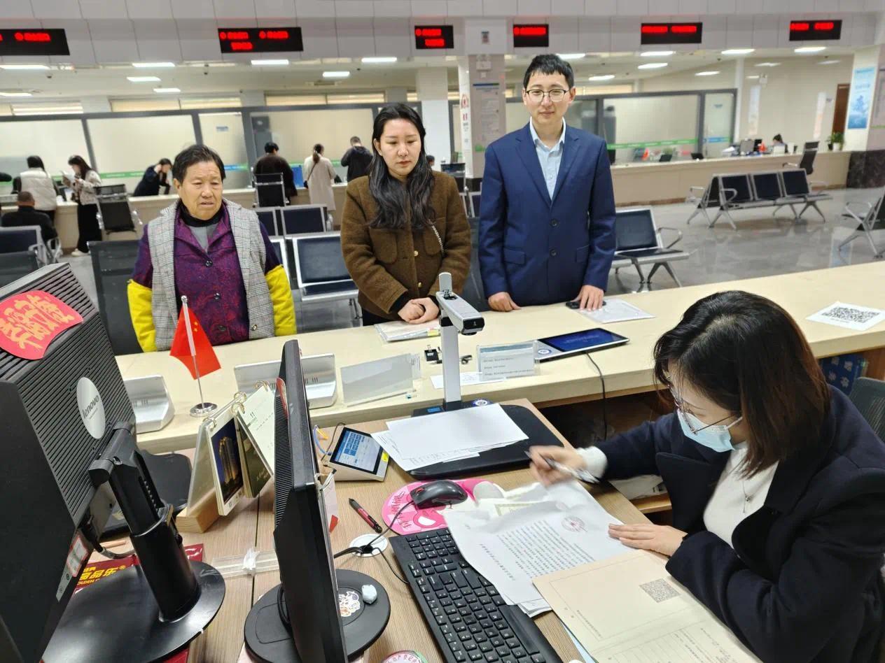 江南融资担保公司助力黄山市首例商业不动产继承“带押过户”落地