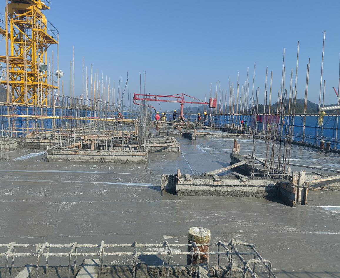 屯溪区江南汇建设项目（一期）主体封顶