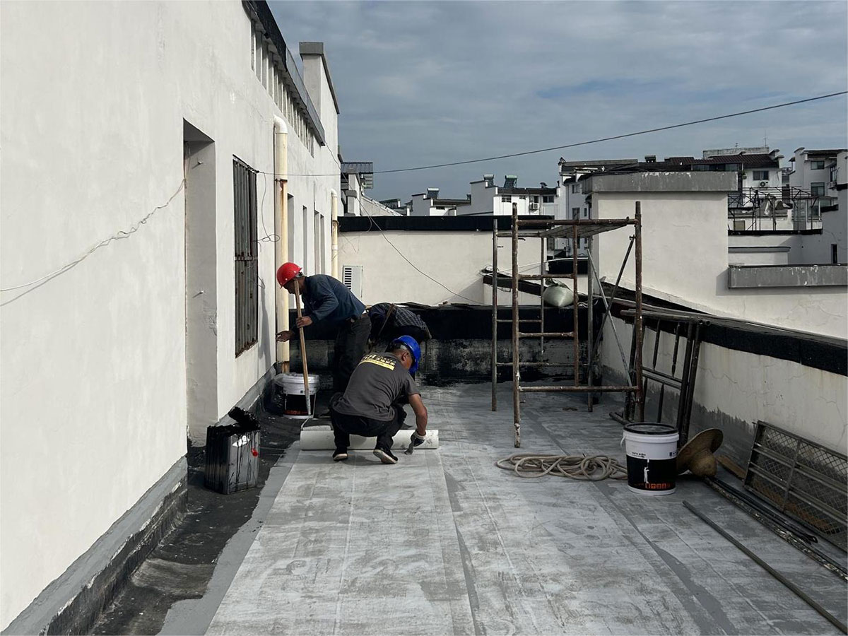 修缮房屋解民忧 贴心服务暖人心