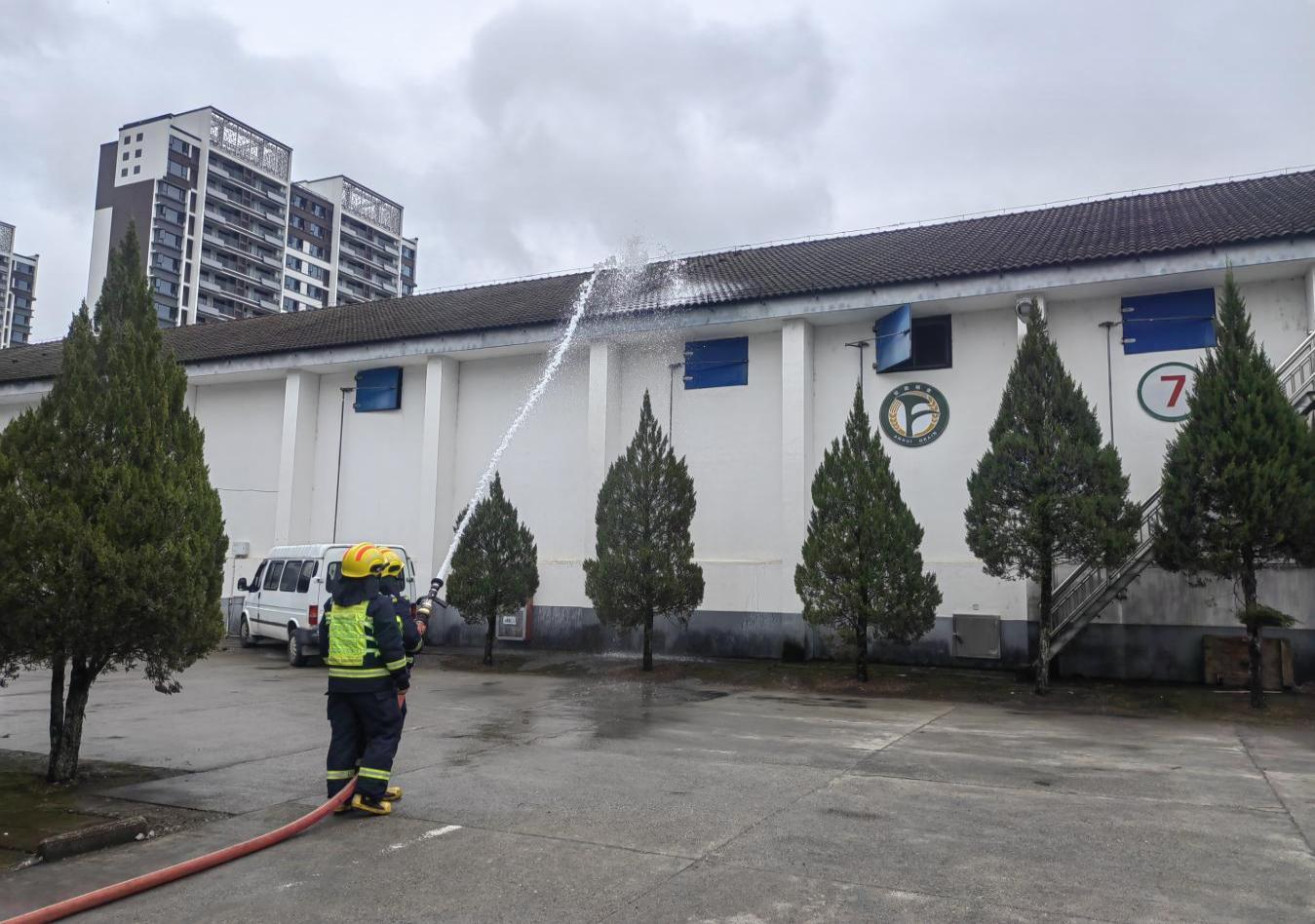 屯溪区粮储公司：积极参加消防逃生专项演练，共筑春季火灾防线
