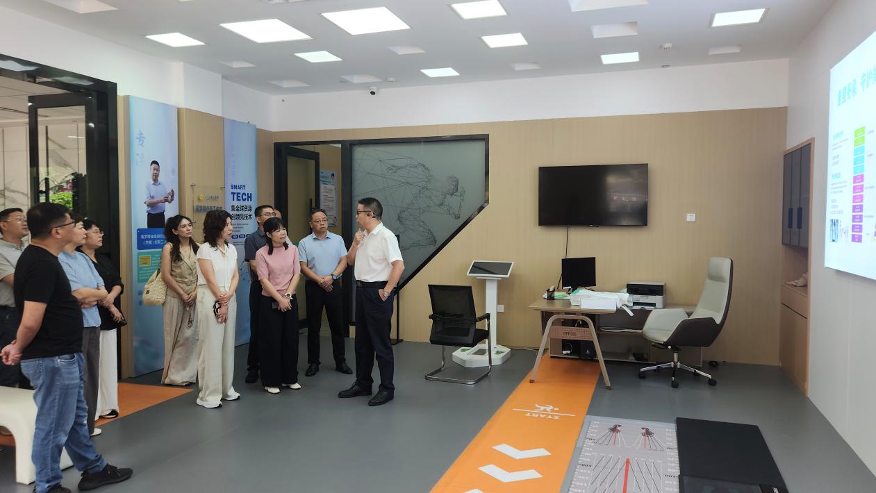 对标先进取真经 聚力产业谋发展