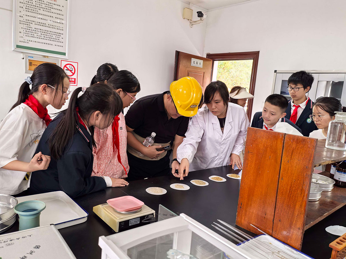 探秘智慧粮仓 共筑粮食安全——屯溪粮食收储公司开展粮食安全开放日活动